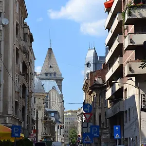 Victoria Apartment